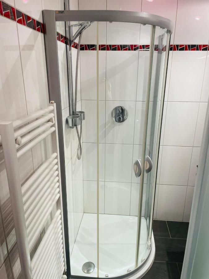 Super Deluxe - Near U6, U3 In Center Apartament